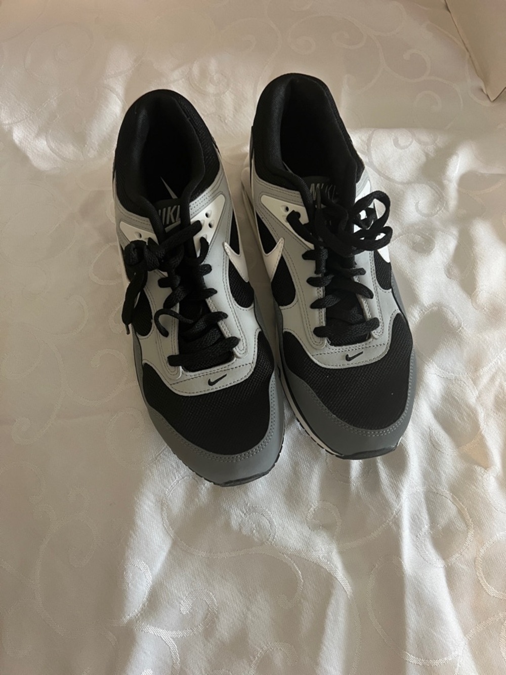 Nike Black White Gray Retro Runner Sneakers